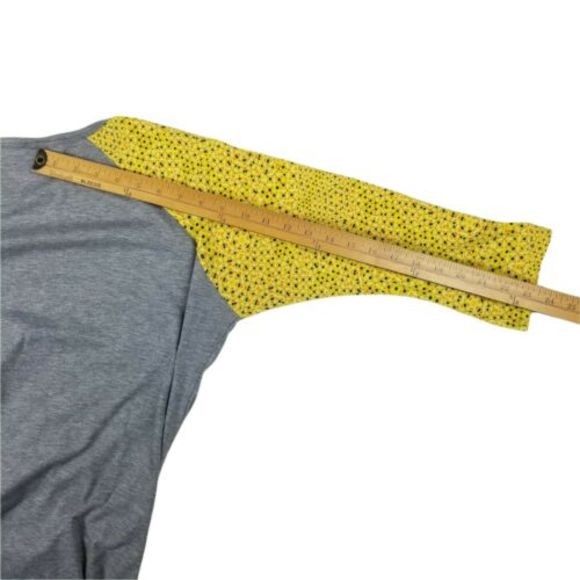 Lularoe Women's Sz M Shirt Randy Kaleidoscope Yellow Gray Raglan 3/4 Sleeves - Picture 10 of 12